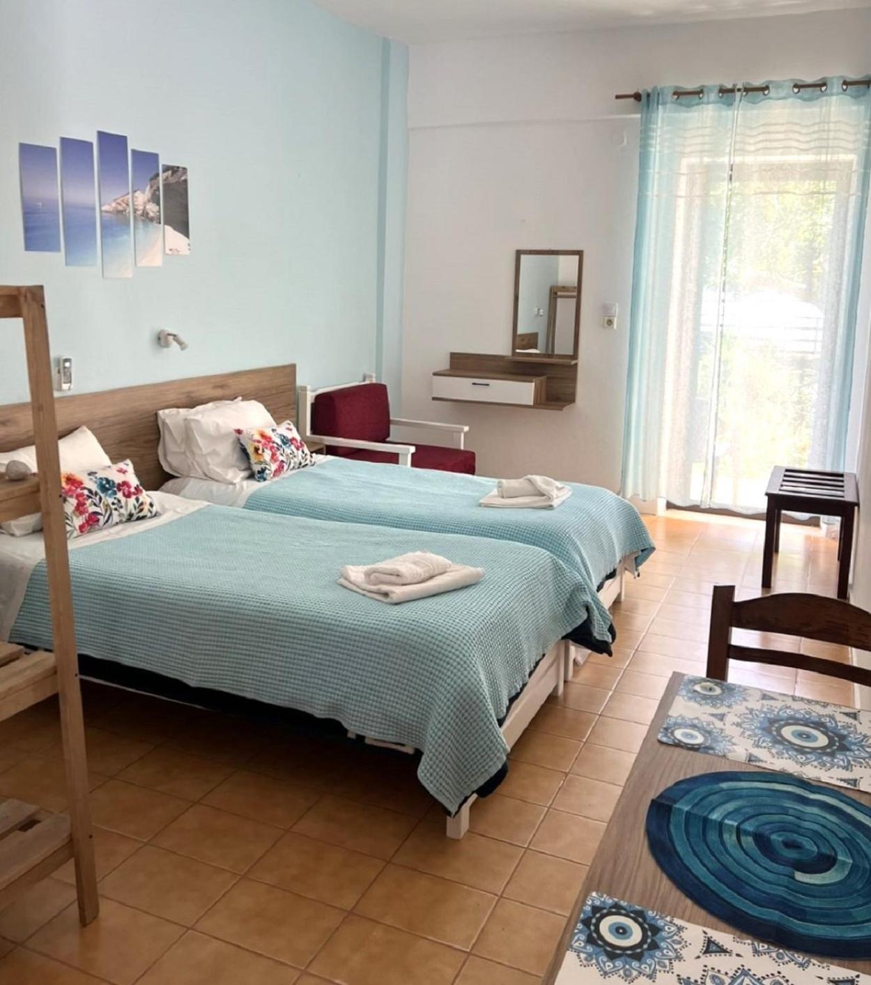 Milos Studios & Beach House Франгокастелло Экстерьер фото